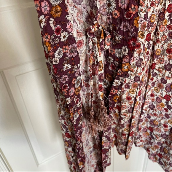 KNOX ROSE MAROON AND IVORY TASSEL SHAWL M/ L - Picture 5 of 7